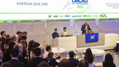 Aneel leiloa oito lotes de transmissão de energia em meio a disputas