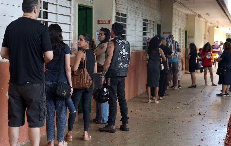 Alunos relatam episódios de violência na campanha pela Presidência