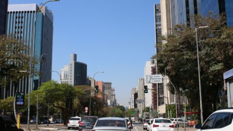Economistas defendem taxar os ricos em vez de cortar gastos sociais