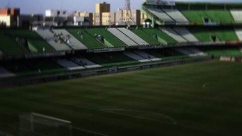 Coritiba e Vitória divulgam as escalações oficiais para a 33ª rodada do Brasileirão