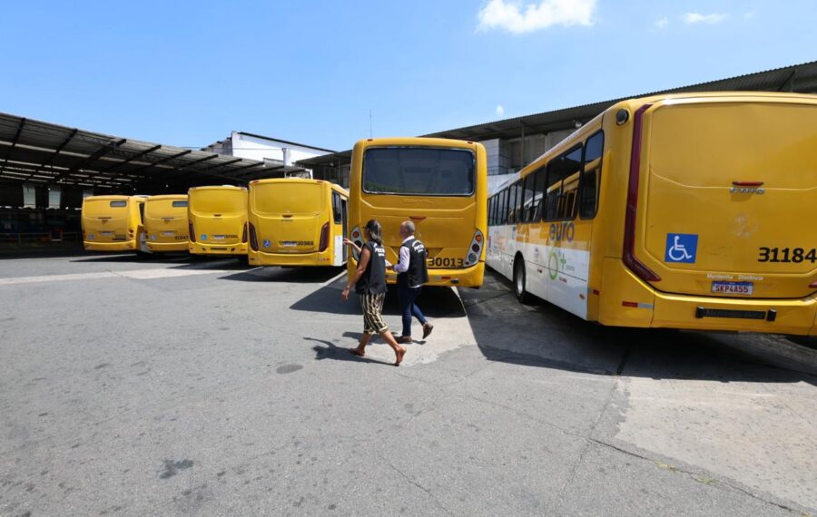 PGE e Procon pedem apuração sobre 944 ônibus encontrados em garagens no segundo turno em Salvador