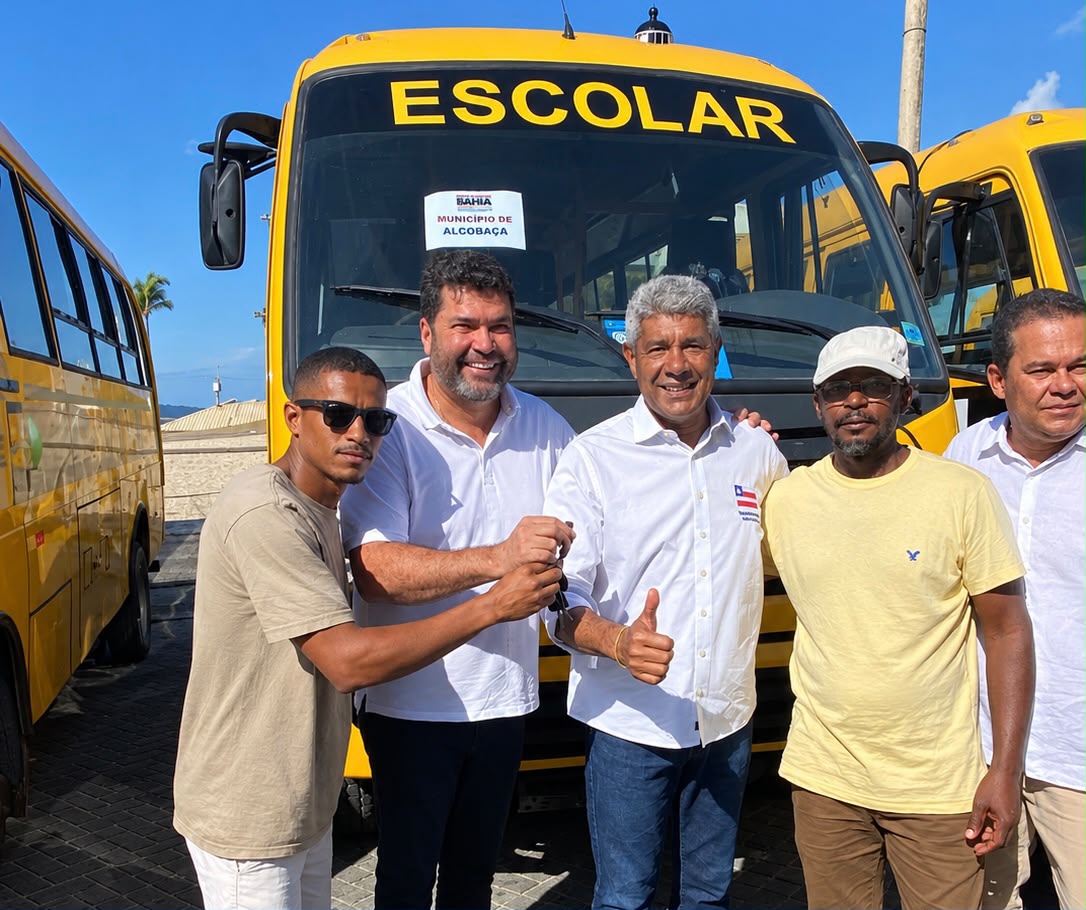 Alcobaça recebe novo ônibus escolar para reforçar transporte de estudantes