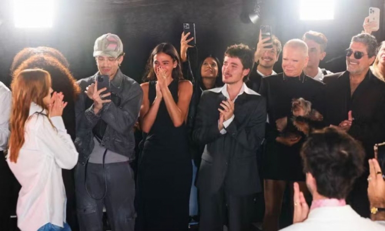 Bruna Marquezine prestigia estreia da marca de roupa de Sasha 3 bruna marquezine e sasha