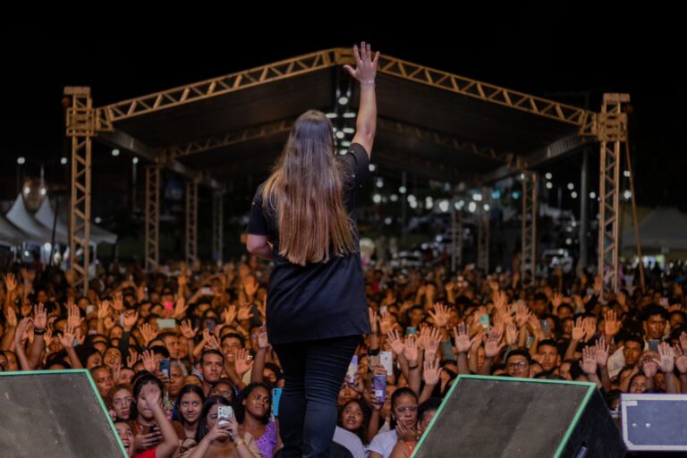 Adora Prado: sucesso consagrado no calendário de grandes eventos gospel da Bahia