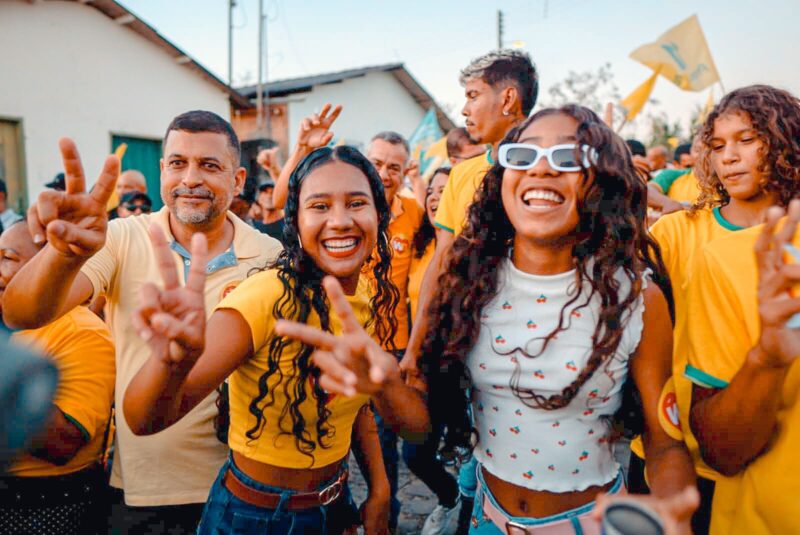 Caminhada nas ruas de Guarani com Wilsinho e seu grupo político 8 IMG 20240826 WA0199