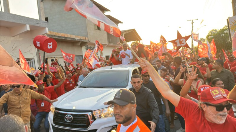 Vaninha realiza caminhada com presença de Jerônimo Rodrigues declarando apoio à sua campanha em Caravelas 36 IMG 2640