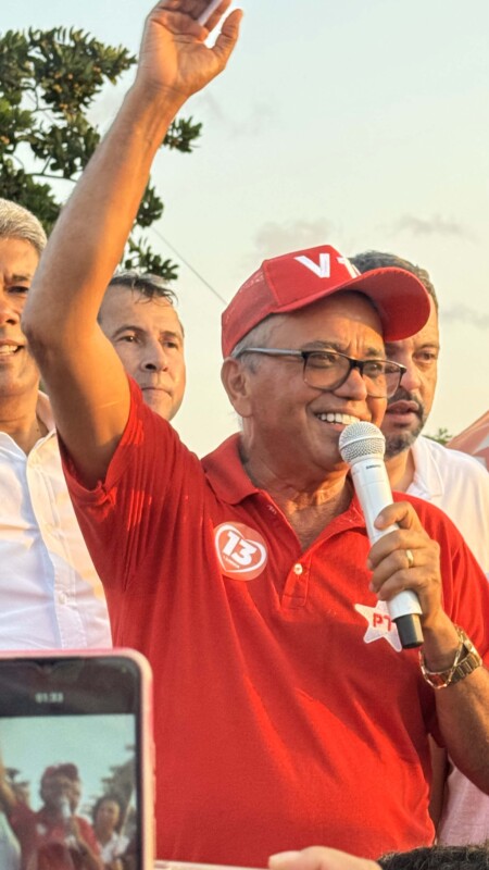 Vaninha realiza caminhada com presença de Jerônimo Rodrigues declarando apoio à sua campanha em Caravelas 28 IMG 2696