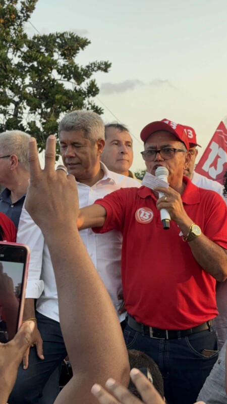 Vaninha realiza caminhada com presença de Jerônimo Rodrigues declarando apoio à sua campanha em Caravelas 27 IMG 2702