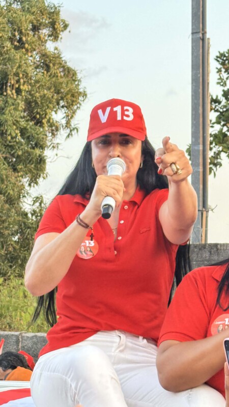 Vaninha realiza caminhada com presença de Jerônimo Rodrigues declarando apoio à sua campanha em Caravelas 25 IMG 2713