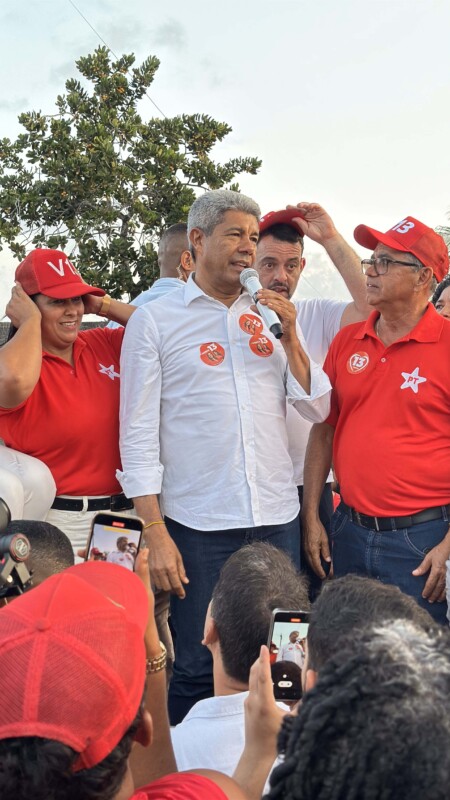 Vaninha realiza caminhada com presença de Jerônimo Rodrigues declarando apoio à sua campanha em Caravelas 20 IMG 2735