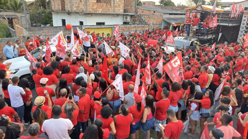 Vaninha realiza caminhada com presença de Jerônimo Rodrigues declarando apoio à sua campanha em Caravelas 16 IMG 2752