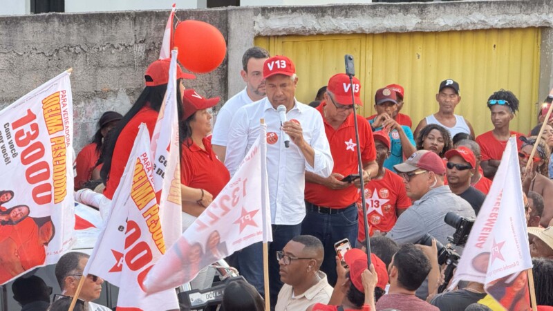 Vaninha realiza caminhada com presença de Jerônimo Rodrigues declarando apoio à sua campanha em Caravelas 15 IMG 2756