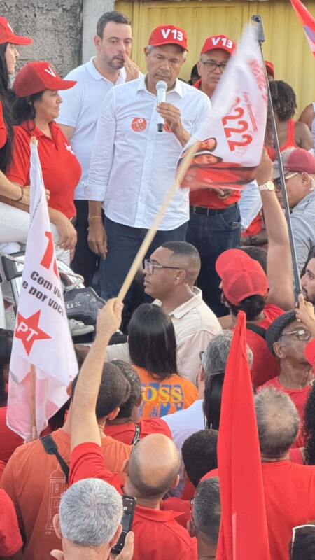 Vaninha realiza caminhada com presença de Jerônimo Rodrigues declarando apoio à sua campanha em Caravelas 10 IMG 2768