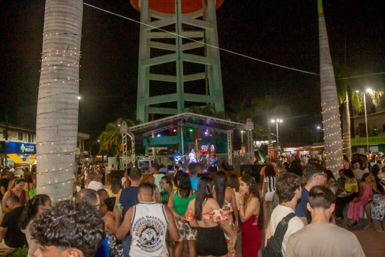 Shows ao vivo e clima familiar marcam o segundo dia do Réveillon 2024/2025 em Alcobaça