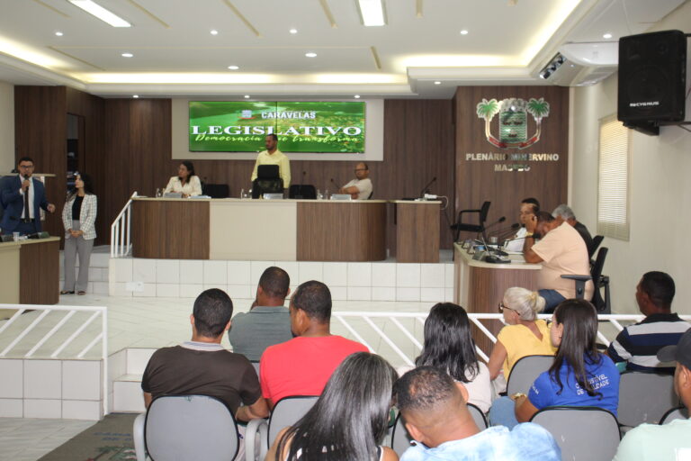 Câmara de Caravelas reúne vereadores e contratados para iniciar gestão com transparência