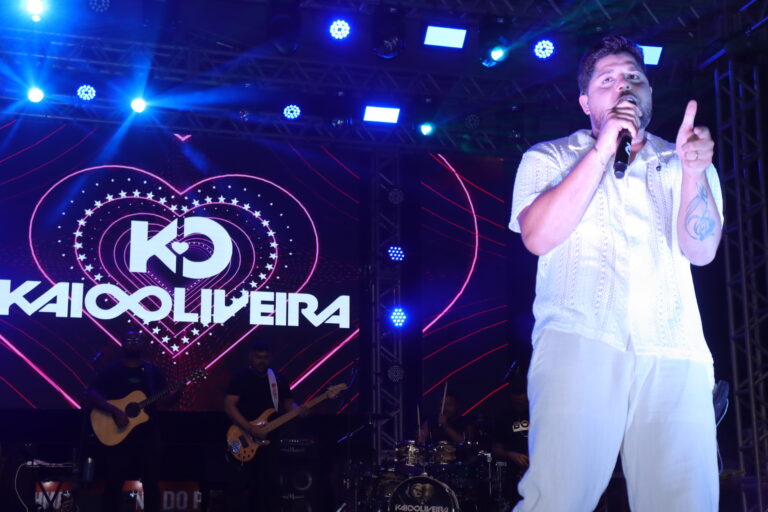 Várias atrações se apresentaram na primeira noite do carnaval 2025 de Prado