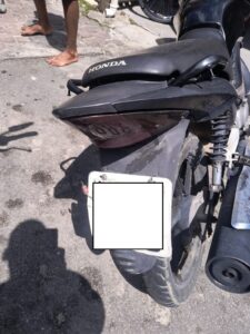 Policiais do 8º Batalhão de Porto Seguro recuperam duas motocicletas e realização apreensão de drogas 2 moto 1