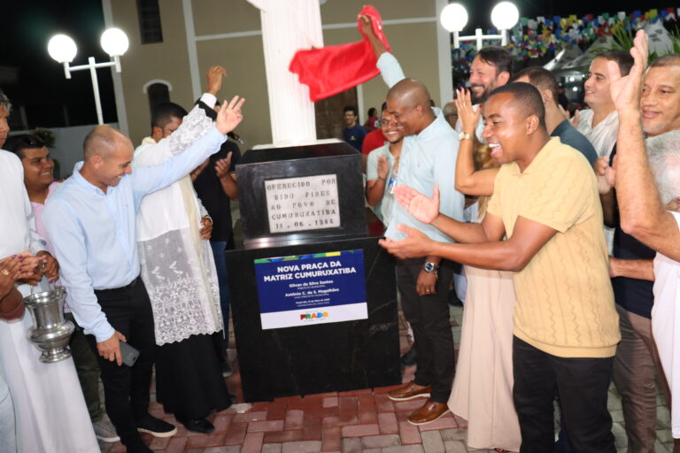 Inaugurada a nova praça da Igreja de Santo Antônio de Cumuruxatiba