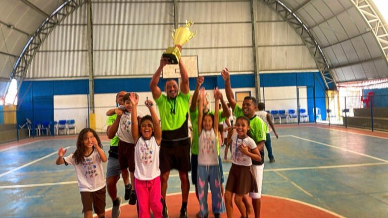 EMEF Eugênia Viana Rodrigues realiza torneio de futsal em homenagem ao Dia dos Pais em Alcobaça