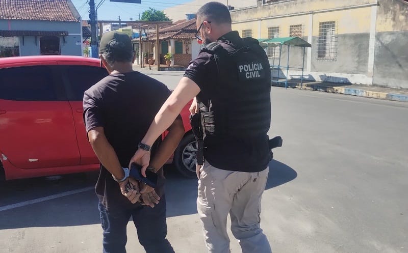 Caravelas: Polícia Civil prende homem que foi condenado a 24 anos por matar a enteada no Rio de Janeiro 3 gilss