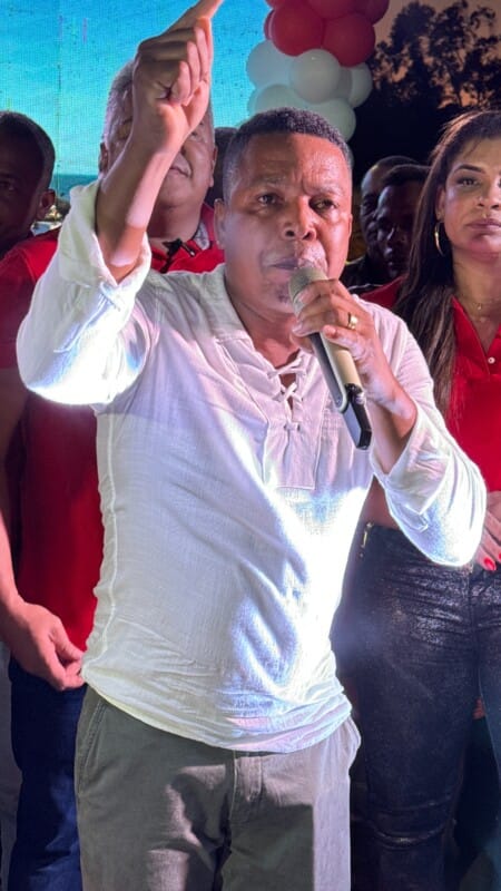 Multidão lota evento da pré-candidatura de Zico à reeleição de prefeito em Alcobaça 27 DJI 20240629 173854 376