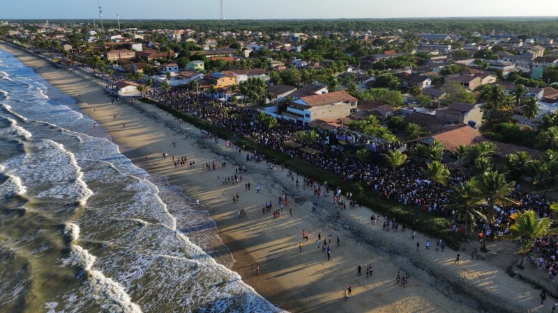 Igor Kannário botou pra virar uma multidão de pessoas pela orla de Alcobaça na Festa de Agosto 2024 21 dji fly 20240825 163202 92 1724614332226 photo optimized
