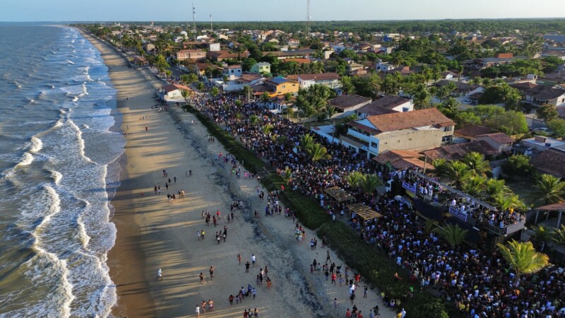 Igor Kannário botou pra virar uma multidão de pessoas pela orla de Alcobaça na Festa de Agosto 2024 23 dji fly 20240825 163212 93 1724614360373 photo optimized