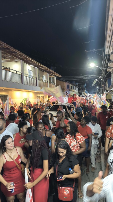 Zico de Baiato realiza caminhada histórica em Alcobaça com presença do governador da Bahia declarando apoio à sua reeleição 20 IMG 2815