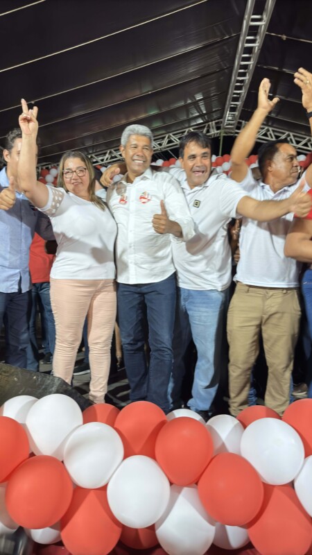 Zico de Baiato realiza caminhada histórica em Alcobaça com presença do governador da Bahia declarando apoio à sua reeleição 17 IMG 2841