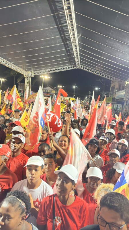 Zico de Baiato realiza caminhada histórica em Alcobaça com presença do governador da Bahia declarando apoio à sua reeleição 16 IMG 2848