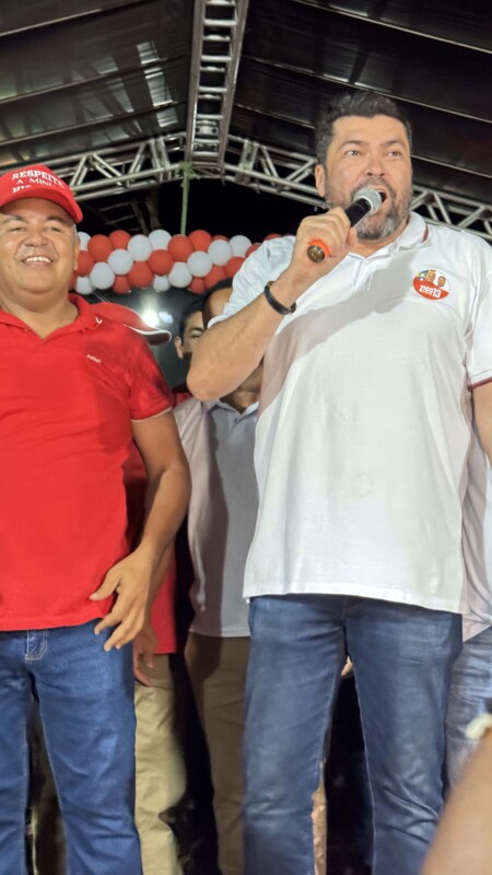 Zico de Baiato realiza caminhada histórica em Alcobaça com presença do governador da Bahia declarando apoio à sua reeleição 15 IMG 2857