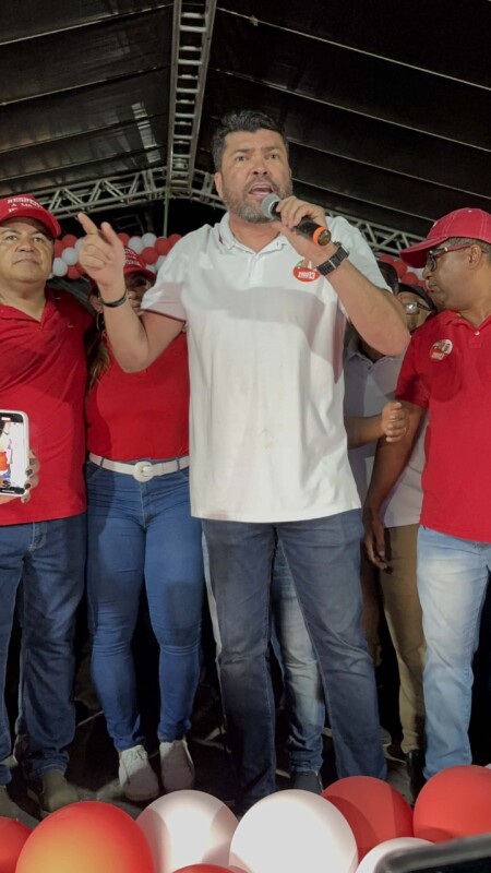 Zico de Baiato realiza caminhada histórica em Alcobaça com presença do governador da Bahia declarando apoio à sua reeleição 13 IMG 2861