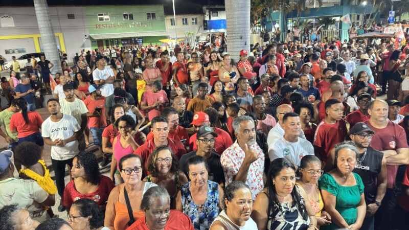 Zico de Baiato realiza caminhada histórica em Alcobaça com presença do governador da Bahia declarando apoio à sua reeleição 12 IMG 2865