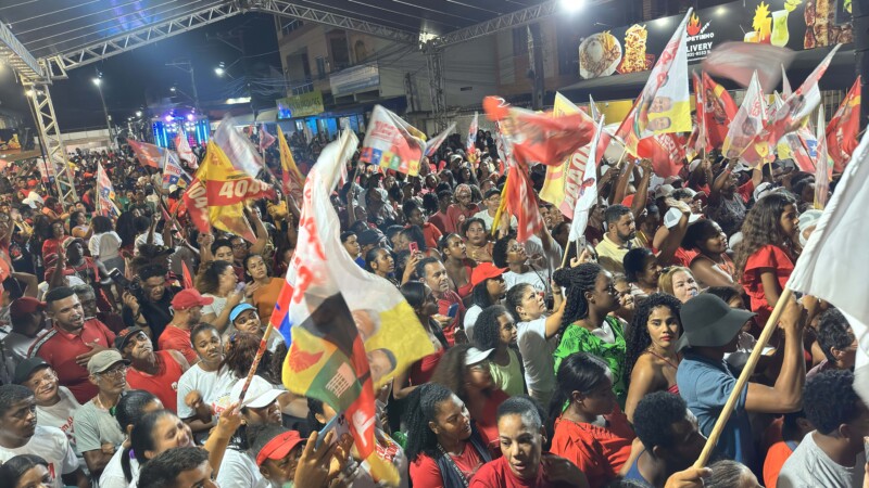 Zico de Baiato realiza caminhada histórica em Alcobaça com presença do governador da Bahia declarando apoio à sua reeleição 10 IMG 2869