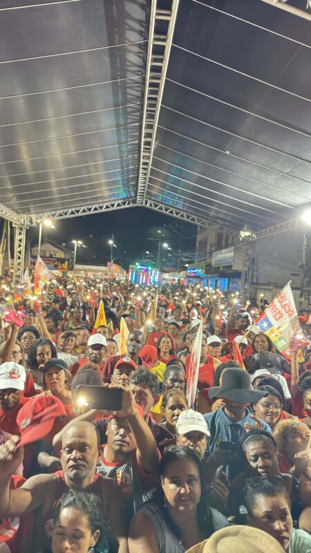 Zico de Baiato realiza caminhada histórica em Alcobaça com presença do governador da Bahia declarando apoio à sua reeleição 5 IMG 2894