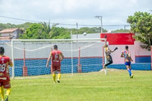 Alcobaça goleia Uberlândia no 25° desafio Bahia-Minas de futebol 18 Confronto entre Alcobaca e Uberlandia 35