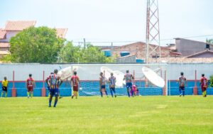 Alcobaça goleia Uberlândia no 25° desafio Bahia-Minas de futebol 11 Confronto entre Alcobaca e Uberlandia 42