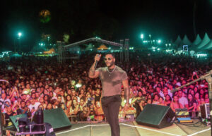 Tony Salles atrai milhares de pessoas na quarta noite do Réveillon 2025 de Alcobaça 8 Tony Salles atrai milhares de pessoas na quarta noite do Reveillon 2025 de Alcobaca 9