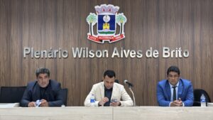 Zico de Baiato encaminha projeto e vereadores aprovam fim da taxa de iluminação pública na zona rural de Alcobaça 5 IMG 7906