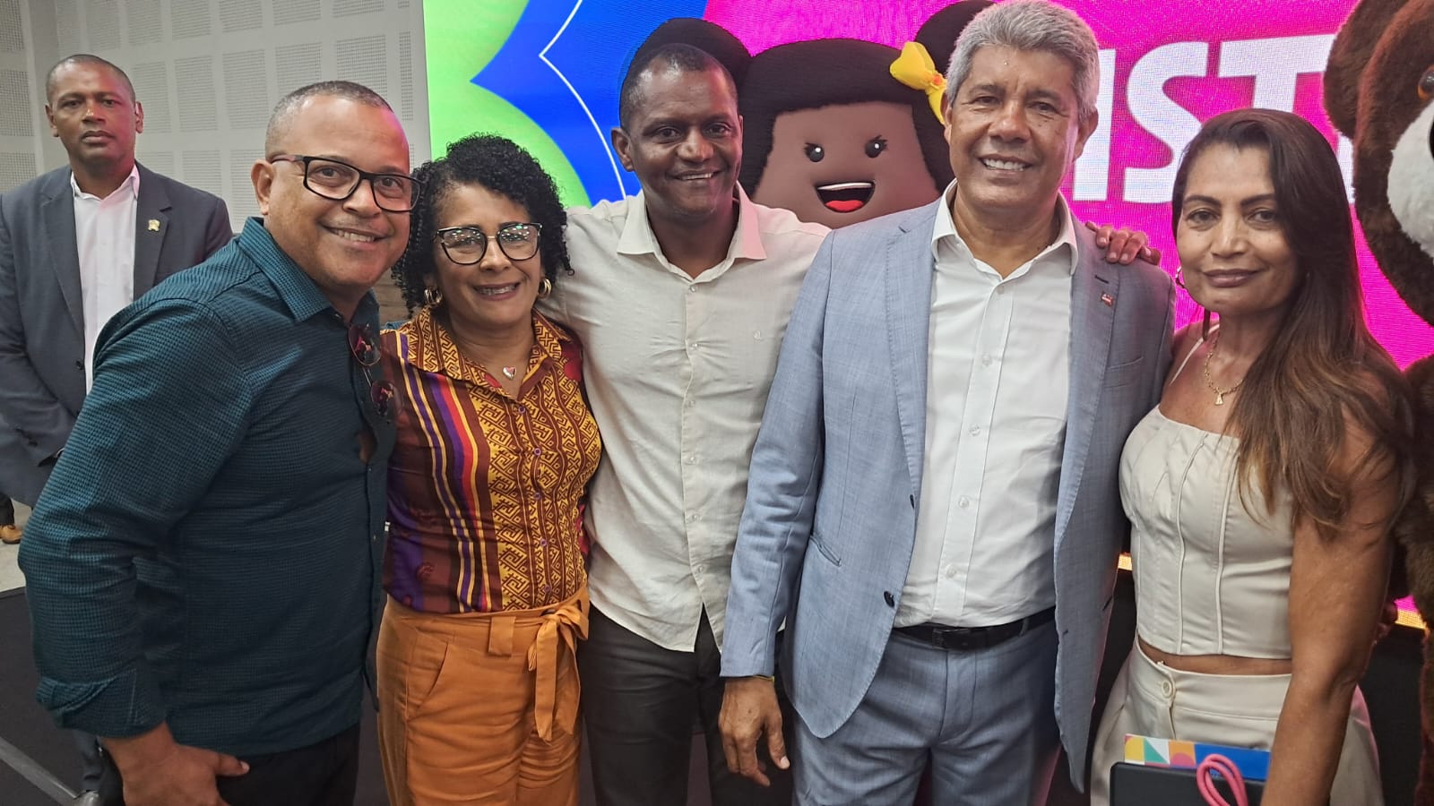 Alcobaça fortalece políticas de Assistência Social em encontro estadual 1 Zico de Baiato conquista mais um onibus escolar para o municipio de Alcobaca 2