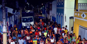 Bibas e No Stress empatam em no jogo de futsal na abertura do Carnaval 2025 de Caravelas 9 Bibas e No Stress empatam em no jogo de futsal na abertura do Carnaval 2025 de Caravelas 16