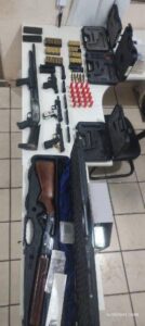 Polícia prende duas pessoas com armas de fogo em Posto da Mata 3 Armas apreendidas em Posto da Mata e Nova Vicosa 3