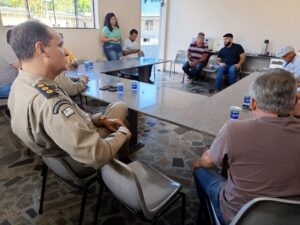 Polícia militar monta gabinete de gestão de crise e intenfica policiamento em áreas de conflito de terra no extremo sul 5 CPR ES mediando esforcos para conter a escalada dos conflitos entre produtores rurais e povos originarios em cidades do extremo sul da Bahia 1