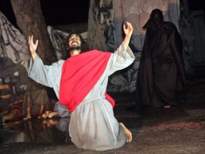 Fé e emoção marcam encenação da Paixão de Cristo em Alcobaça 6 63fa4b3d 86e1 4c48 86b5 7a83ce16d2ca