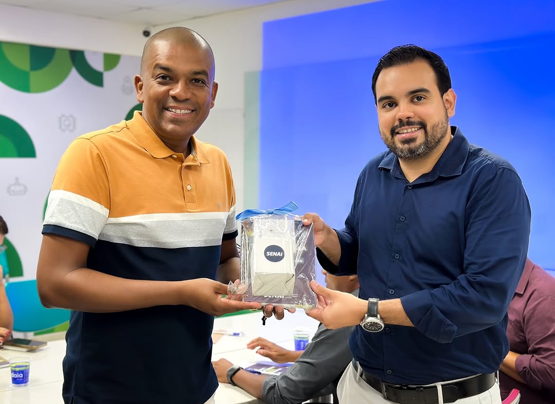 Vereador Leandro da Laura Calçados lidera comitiva do Prado em visita ao SENAI de Teixeira de Freitas 4 Visita da comitiva de Prado no Senai em Teixeira de Freitas 2