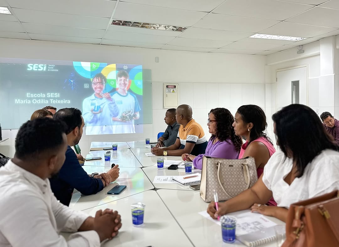 Vereador Leandro da Laura Calçados lidera comitiva do Prado em visita ao SENAI de Teixeira de Freitas 2 Visita da comitiva de Prado no Senai em Teixeira de Freitas 3