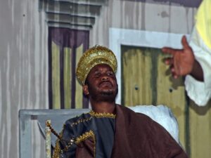 Fé e emoção marcam encenação da Paixão de Cristo em Alcobaça 13 f513cb90 924f 403f 84cd 5e42b511aef1